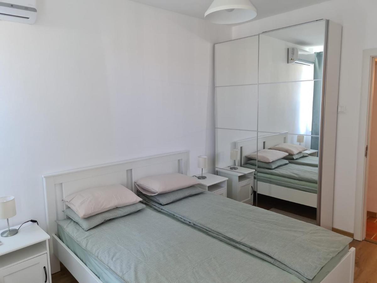 Rene'S Leisure Apartment Bükreş Dış mekan fotoğraf